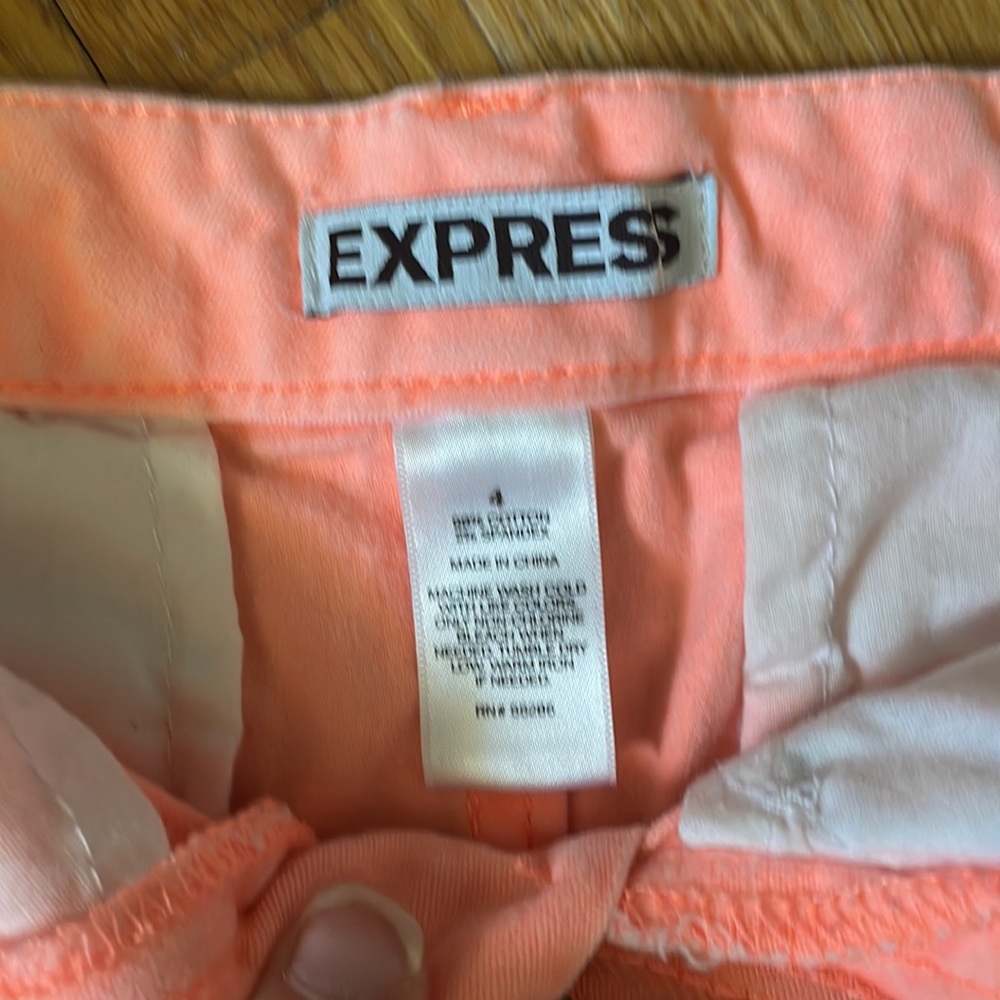 Express shorts - Picture 2 of 3